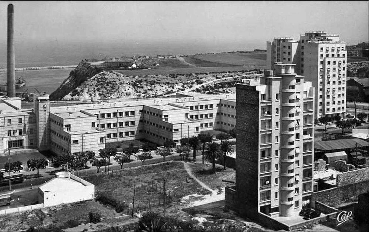 ORAN COLLEGE MODERNE DE JEUNES FILLES.jpg